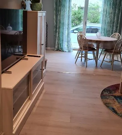 Apartment Nyoppusset Leilighet 3 Minutters Kjoring Fra Stranden *