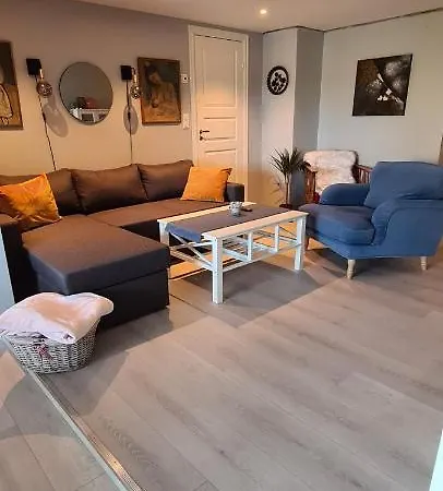 Apartment Nyoppusset Leilighet 3 Minutters Kjoring Fra Stranden *